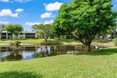 46 Stratford Lane W Boynton Beach FL 33436