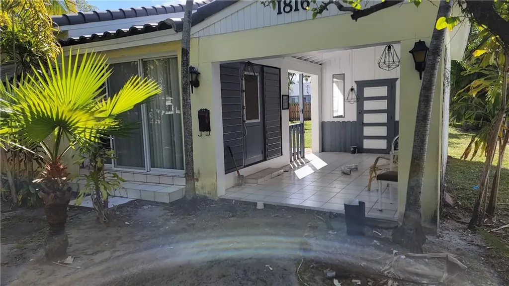 1816 Roosevelt Street Hollywood FL 33020
