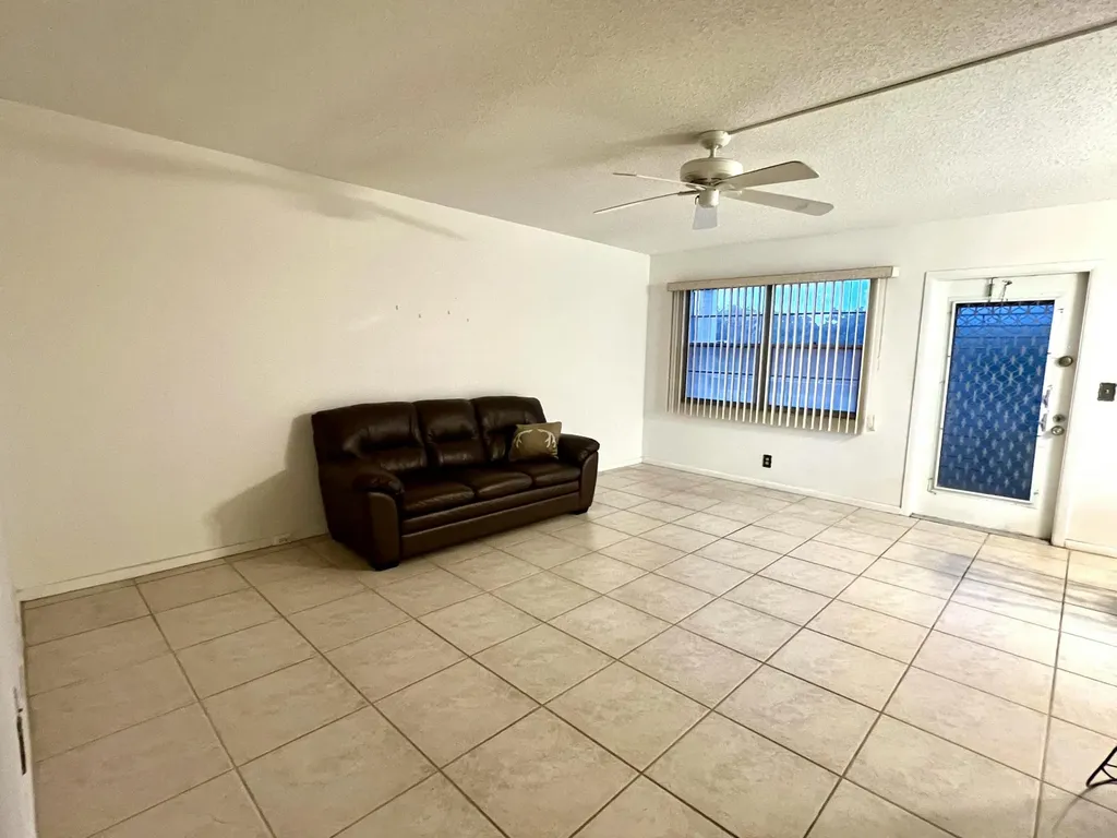 2026 Oakridge D Deerfield Beach FL 33442