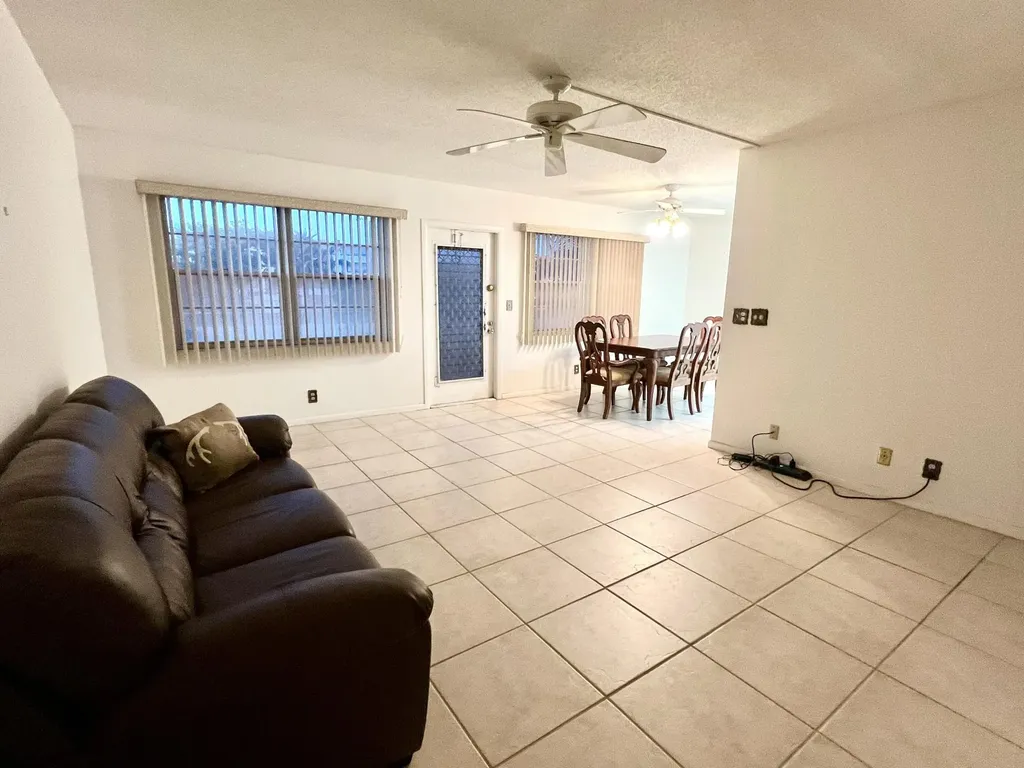 2026 Oakridge D Deerfield Beach FL 33442