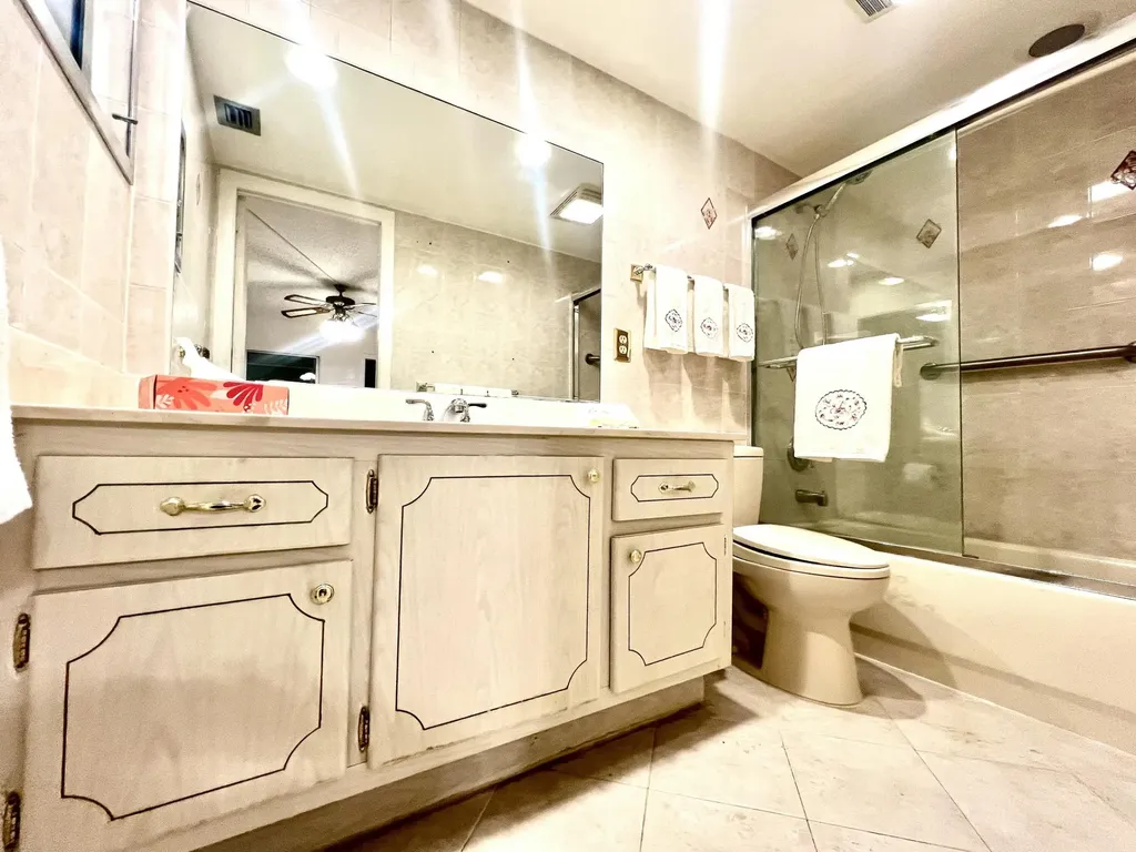 2026 Oakridge D Deerfield Beach FL 33442
