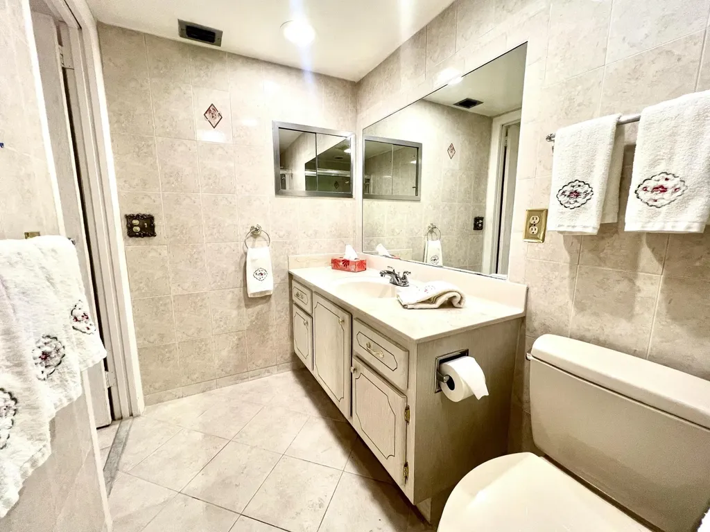 2026 Oakridge D Deerfield Beach FL 33442