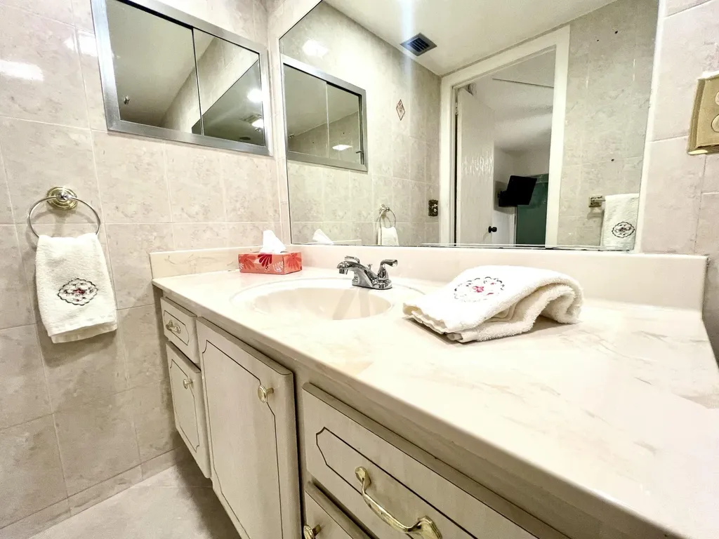 2026 Oakridge D Deerfield Beach FL 33442