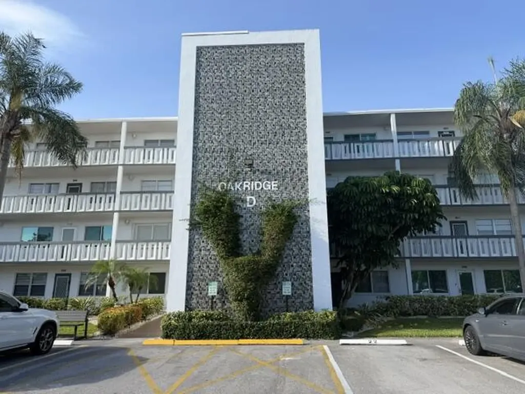 2026 Oakridge D Deerfield Beach FL 33442