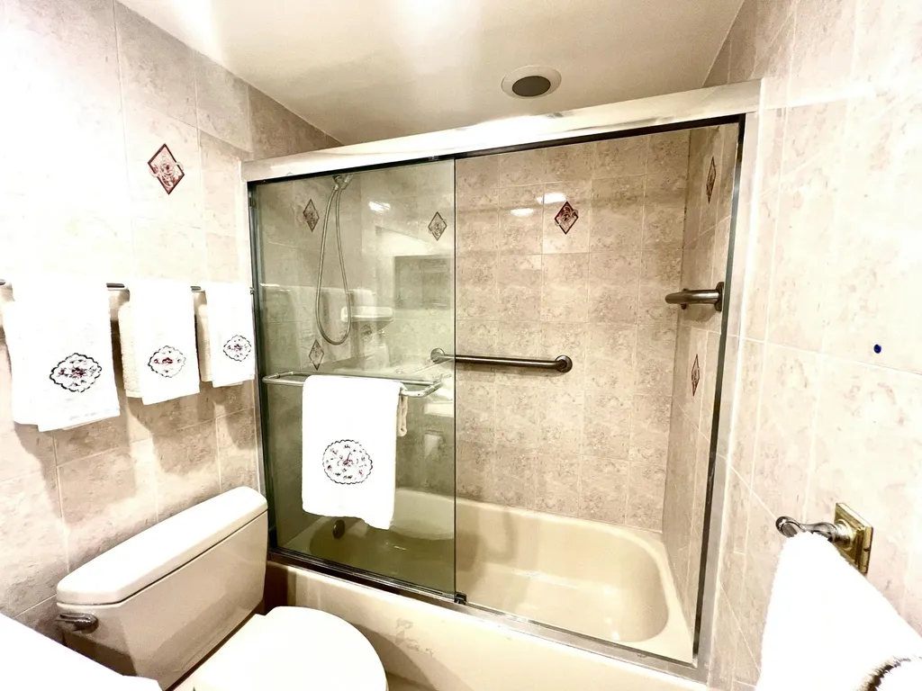 2026 Oakridge D Deerfield Beach FL 33442