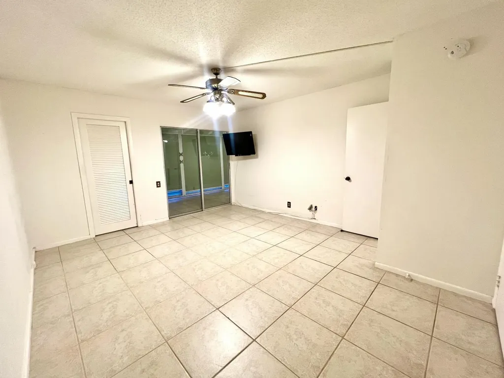 2026 Oakridge D Deerfield Beach FL 33442