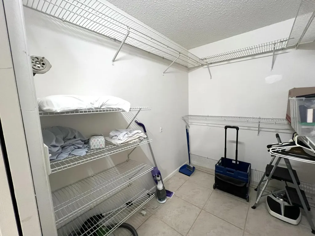 2026 Oakridge D Deerfield Beach FL 33442