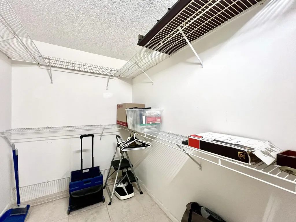 2026 Oakridge D Deerfield Beach FL 33442