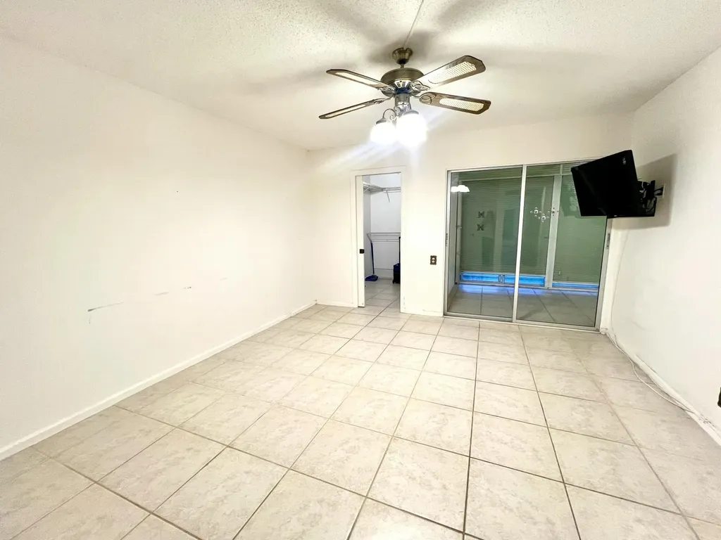 2026 Oakridge D Deerfield Beach FL 33442