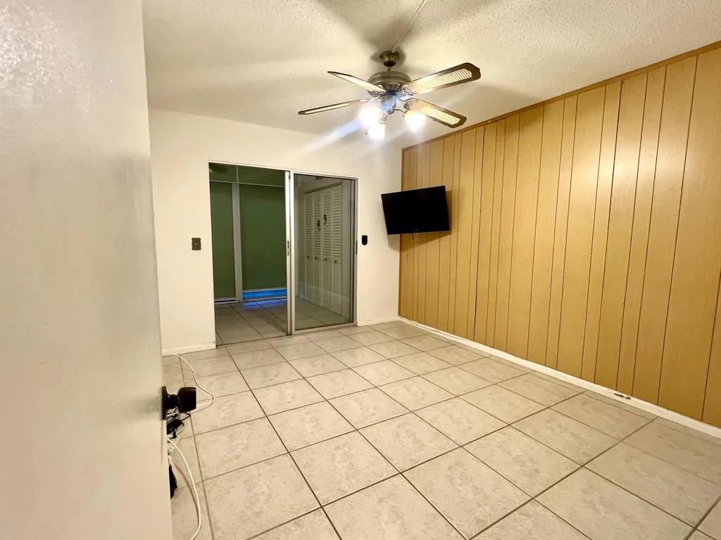 2026 Oakridge D Deerfield Beach FL 33442