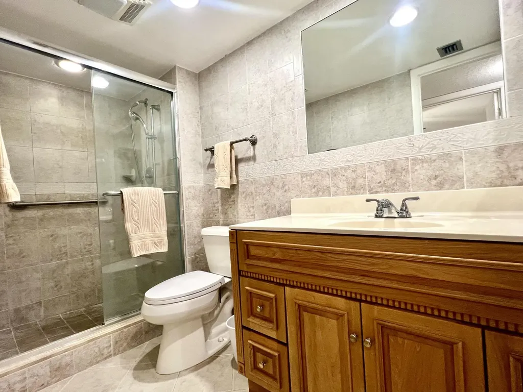 2026 Oakridge D Deerfield Beach FL 33442