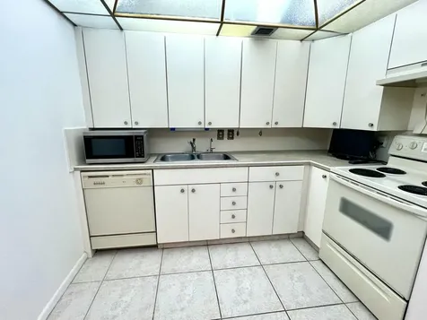 2026 Oakridge D Deerfield Beach FL 33442