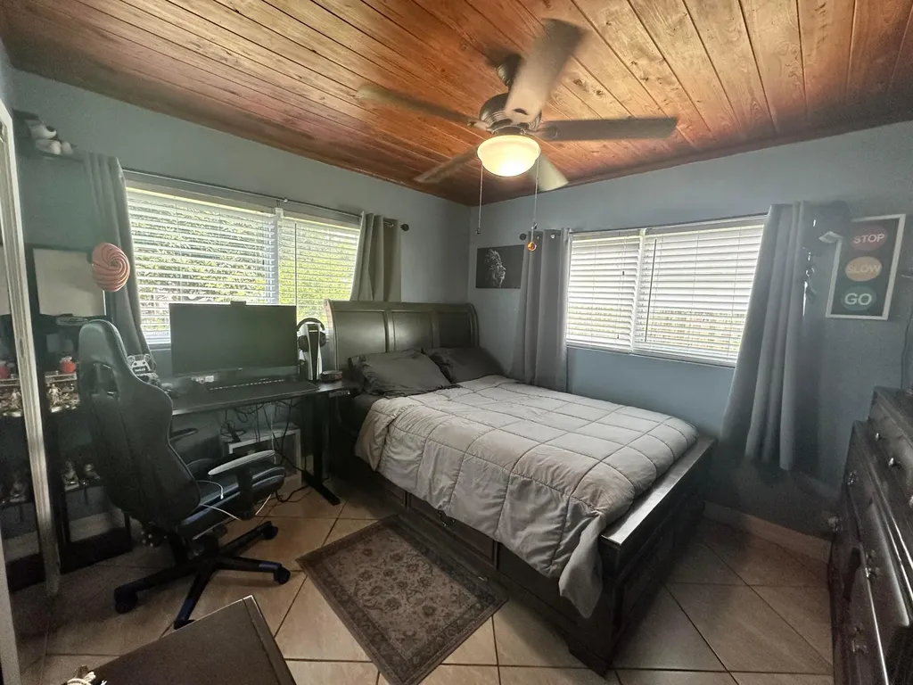 800 Ivory Lane Haverhill FL 33415