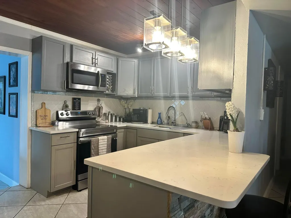 800 Ivory Lane Haverhill FL 33415