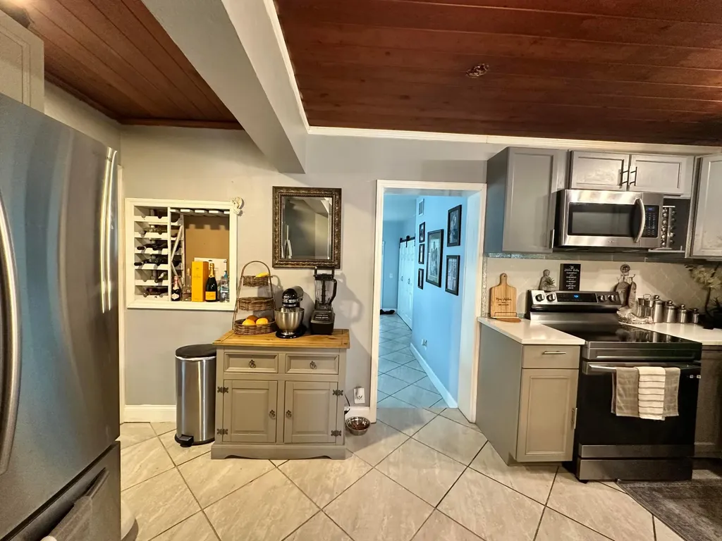 800 Ivory Lane Haverhill FL 33415