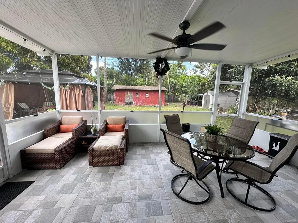 800 Ivory Lane Haverhill FL 33415