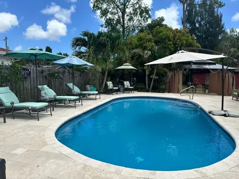 800 Ivory Lane Haverhill FL 33415