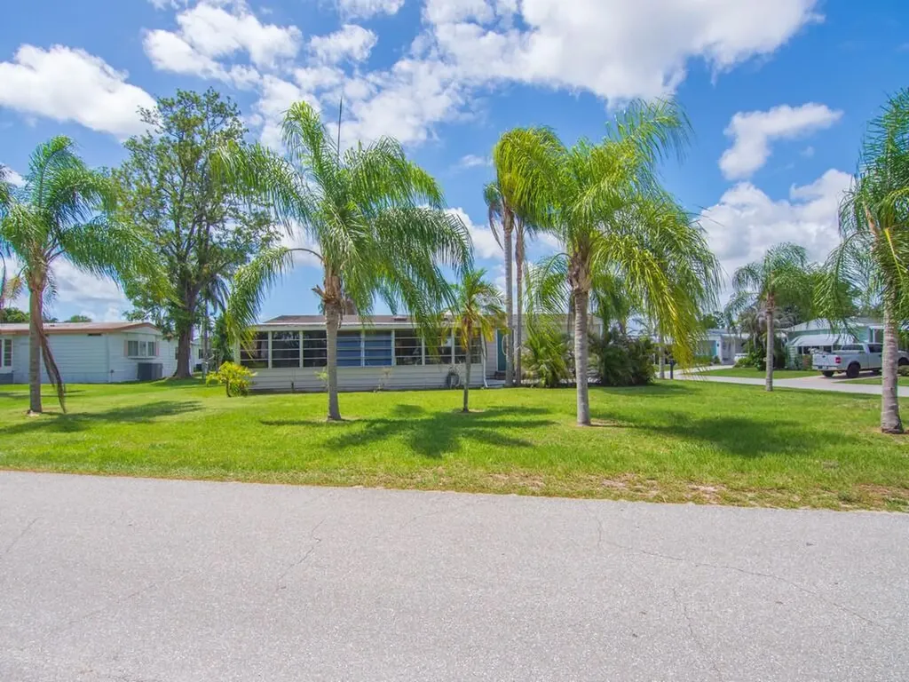 78 W Caribbean Port St Lucie FL 34952