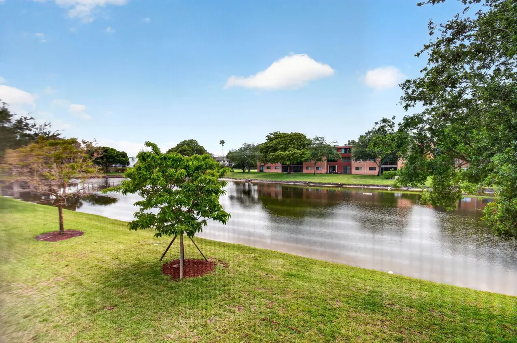 5550 Witney Drive Delray Beach FL 33484