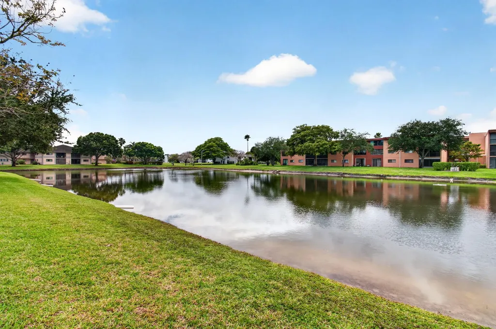 5550 Witney Drive Delray Beach FL 33484