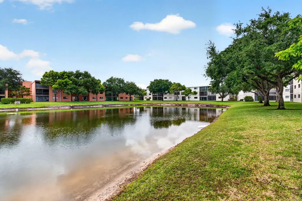 5550 Witney Drive Delray Beach FL 33484
