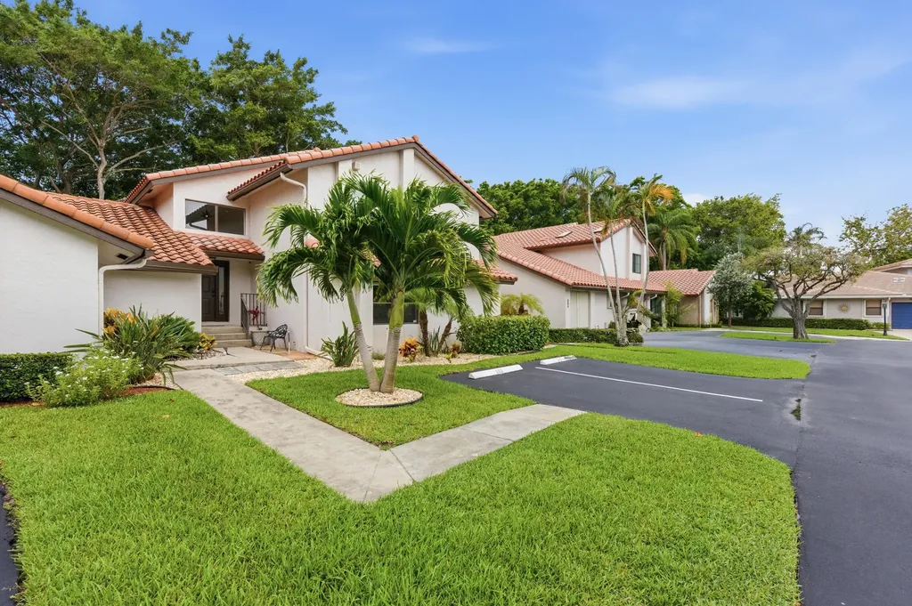 660 Deer Creek Edgewater Drive Deerfield Beach FL 33442