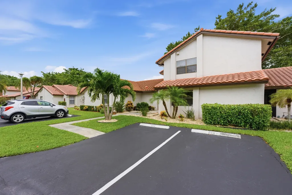 660 Deer Creek Edgewater Drive Deerfield Beach FL 33442