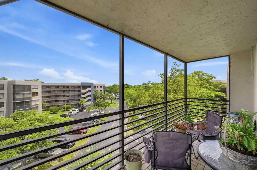 901 Colony Point Circle Pembroke Pines FL 33026
