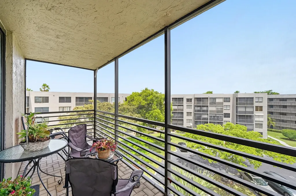 901 Colony Point Circle Pembroke Pines FL 33026