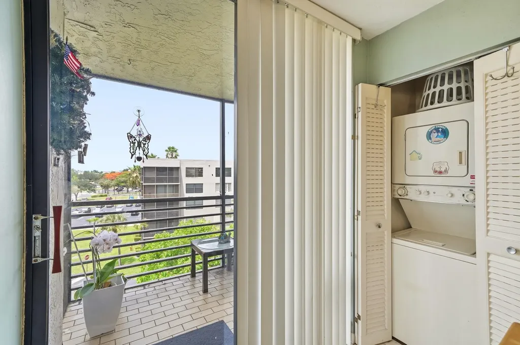 901 Colony Point Circle Pembroke Pines FL 33026