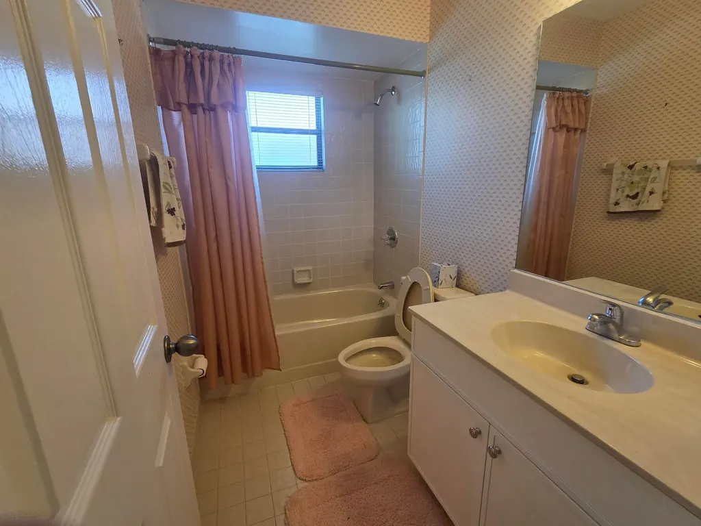 6856 SE Bunker Hill Drive Hobe Sound FL 33455