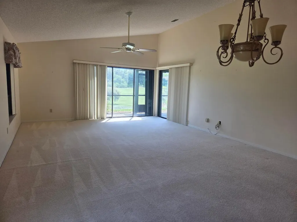6856 SE Bunker Hill Drive Hobe Sound FL 33455