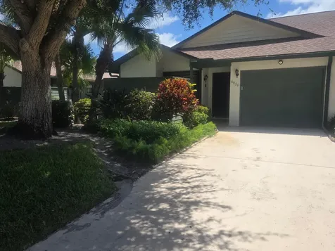 6856 SE Bunker Hill Drive Hobe Sound FL 33455