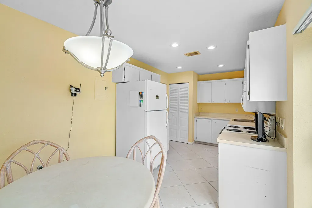 21 Southport Lane Boynton Beach FL 33436