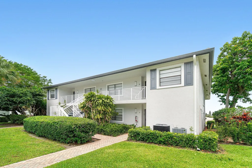 21 Southport Lane Boynton Beach FL 33436