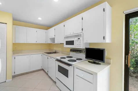 21 Southport Lane Boynton Beach FL 33436