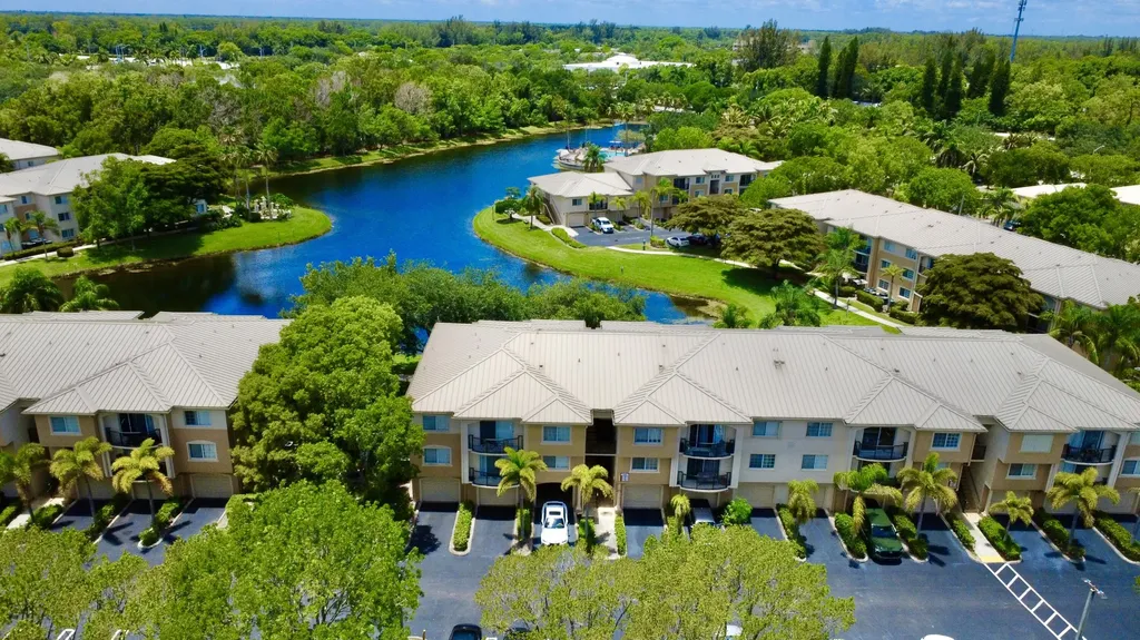 500 N Crestwood Court Court N Royal Palm Beach FL 33411