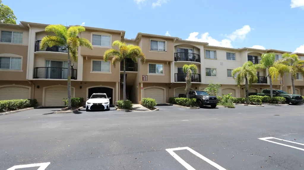 500 N Crestwood Court Court N Royal Palm Beach FL 33411