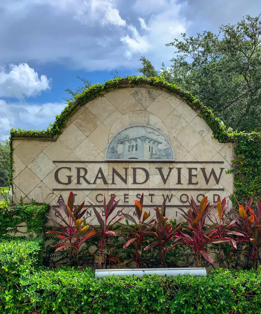 500 N Crestwood Court Court N Royal Palm Beach FL 33411