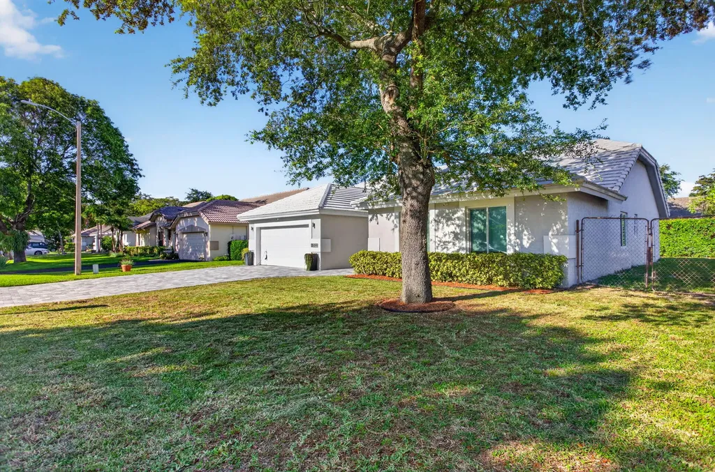 5120 NW 43rd Terrace Coconut Creek FL 33073
