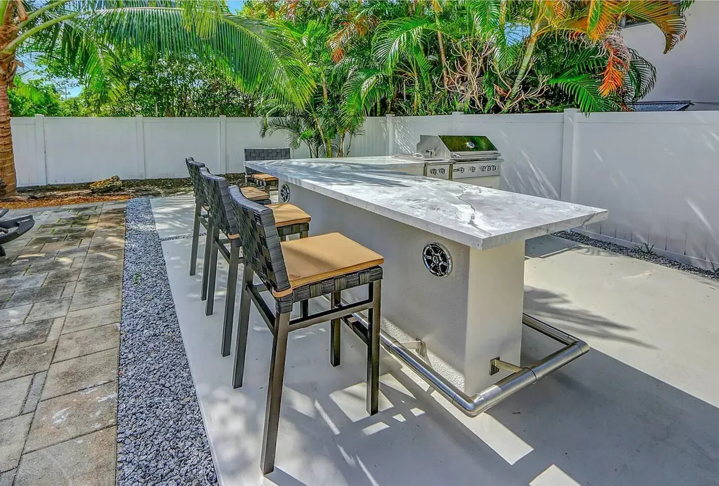 2740 NE 30th Place Fort Lauderdale FL 33306
