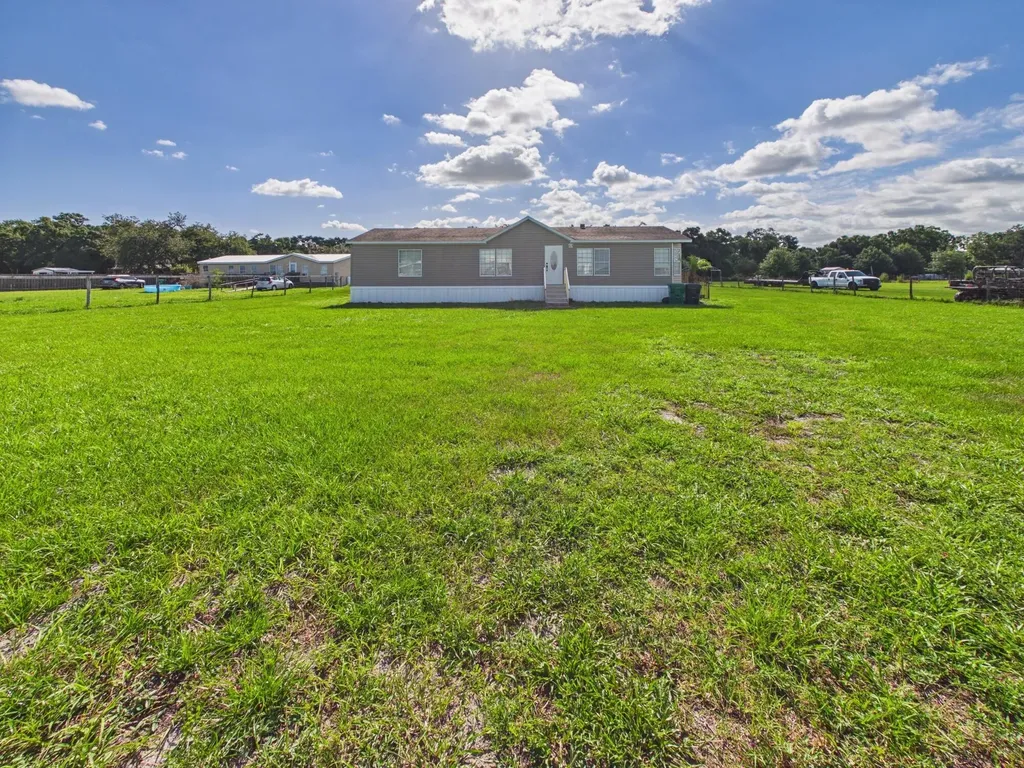 17090 NW 38th Avenue Okeechobee FL 34972