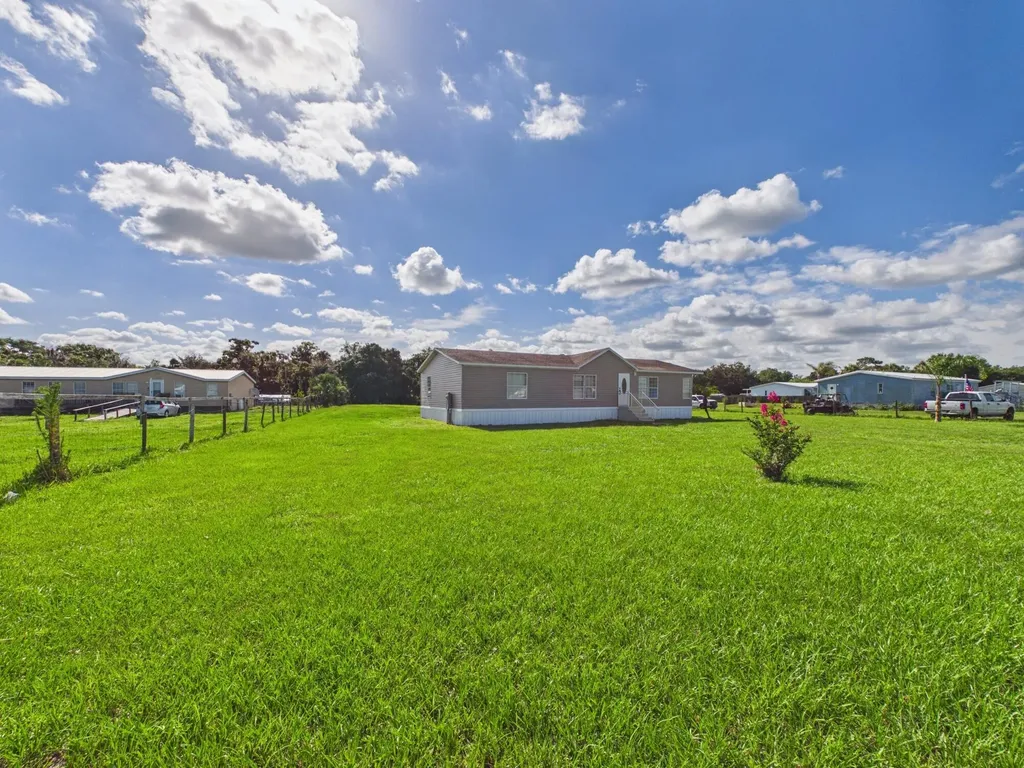 17090 NW 38th Avenue Okeechobee FL 34972