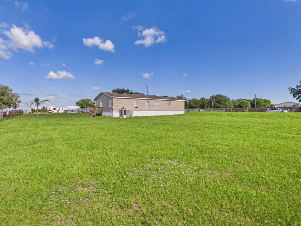 17090 NW 38th Avenue Okeechobee FL 34972