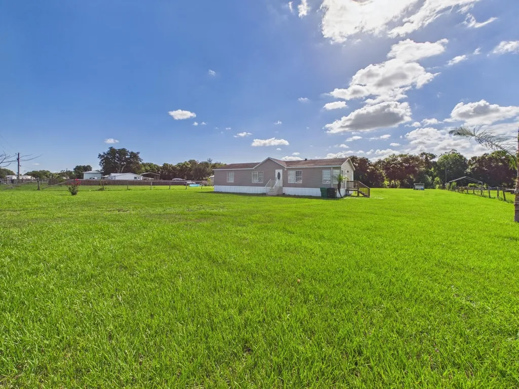 17090 NW 38th Avenue Okeechobee FL 34972