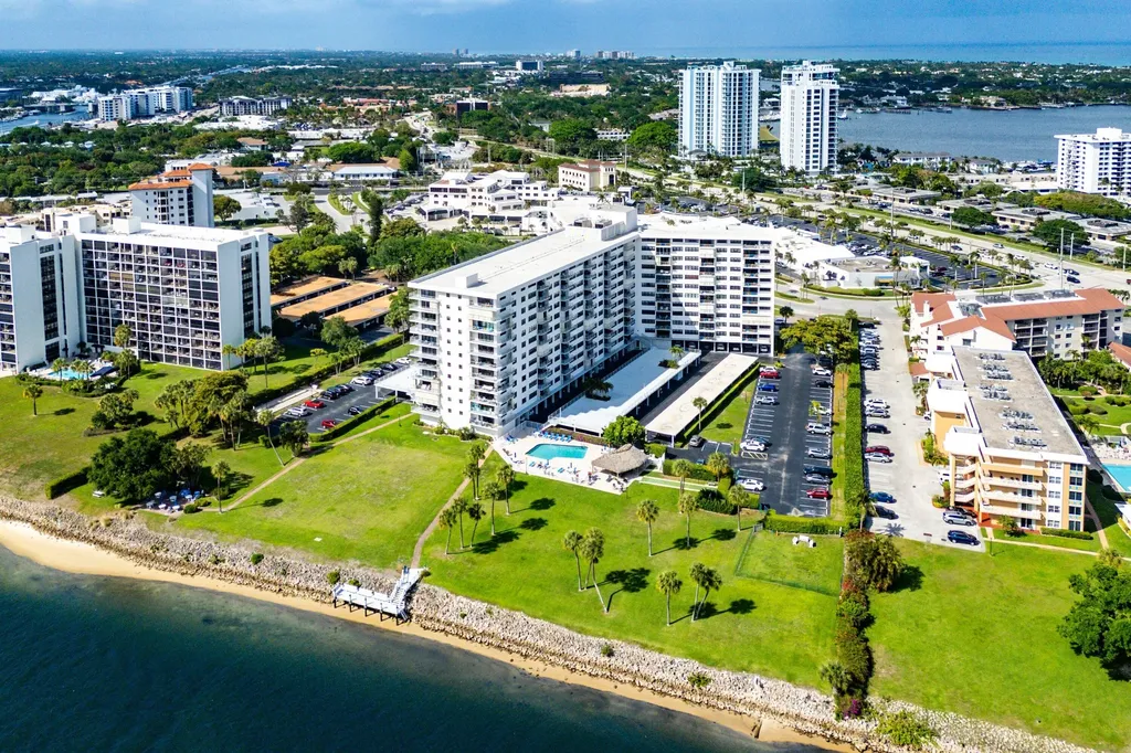 336 Golfview Road North Palm Beach FL 33408