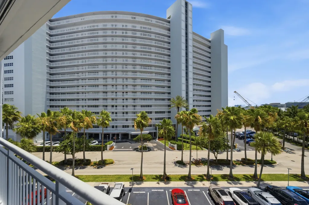 1920 S Ocean Drive Fort Lauderdale FL 33316