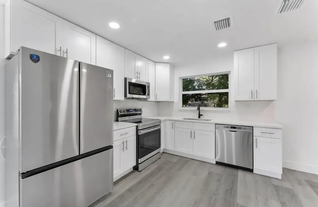 307 NW 6th Street Deerfield Beach FL 33441