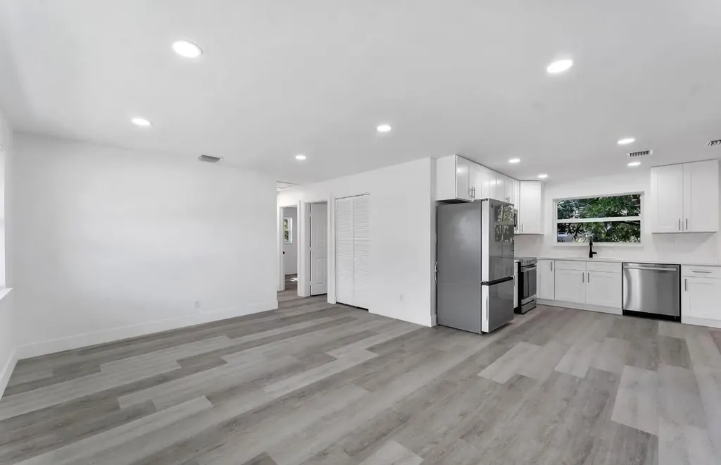 307 NW 6th Street Deerfield Beach FL 33441