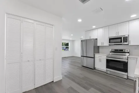 307 NW 6th Street Deerfield Beach FL 33441